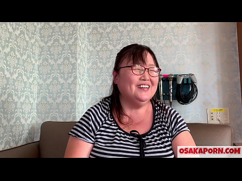 ❤️ Mama japoneză grasă își arată sânii uriași și se bucură de o jucărie sexuală. O mamă asiatică de 51 de ani vorbește despre experiența ei sexuală. Yukiko 1 OSAKAPORN milf grasă. ️  at us ❌❤