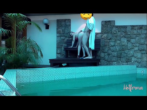 ❤️ Șeful o invită pe menajeră la piscină, dar nu a putut rezista la o partidă fierbinte ️  at us ❌❤