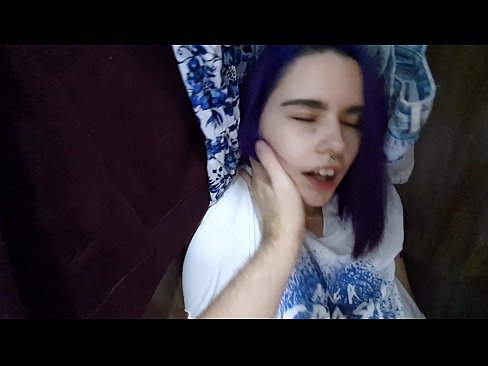 ❤️ Am găsit-o pe sora mea în dulap și am ajutat-o să ejaculeze ️  at us ❌❤